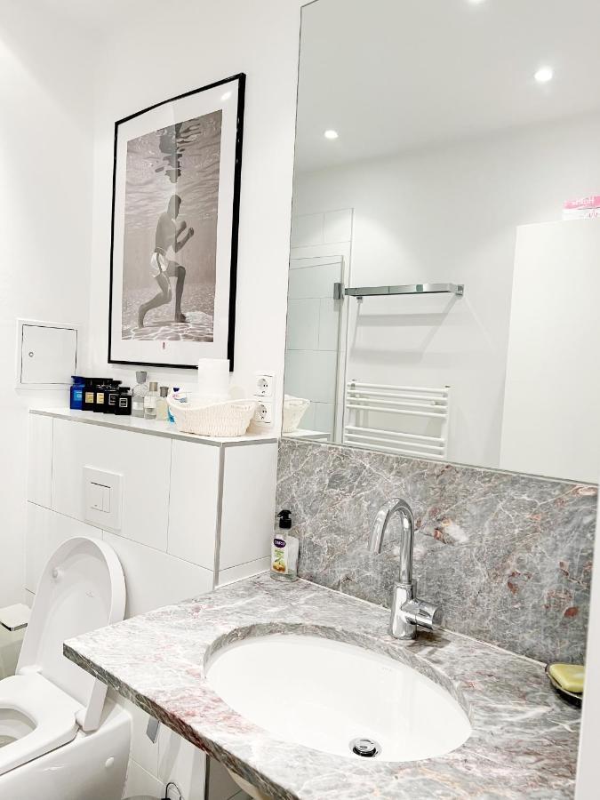 Prime Comfort Apartment With Balcony & Free Parking Berlin Exterior photo